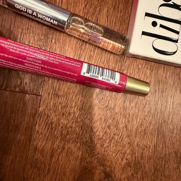 Valentino Vibrant Pink and Red Makeup Collection with other products included! - Picture 8 of 10